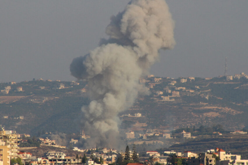 Live Updates: Thousands Flee Southern Lebanon, as Israel Presses Air Attack on Hezbollah