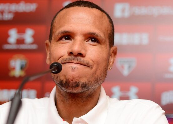 Luis Fabiano faz aviso no Corinthians sobre Romero e rasga elogios ao paraguaio